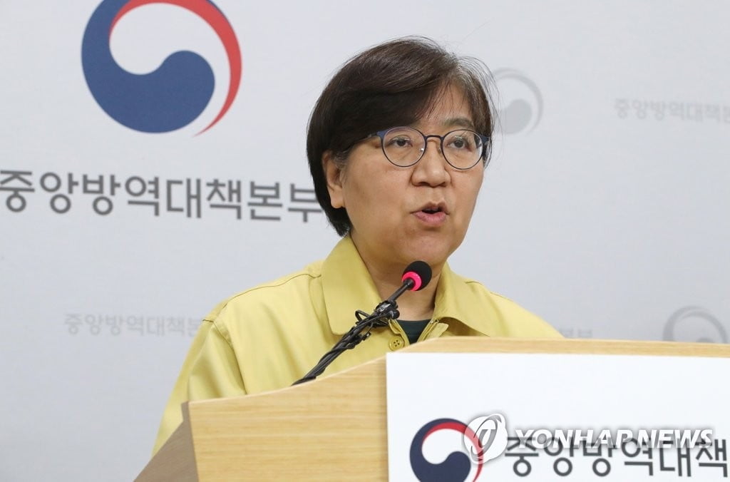 정부 "외국인 검사·치료비 부담, 국민 피해 막으려는 것"