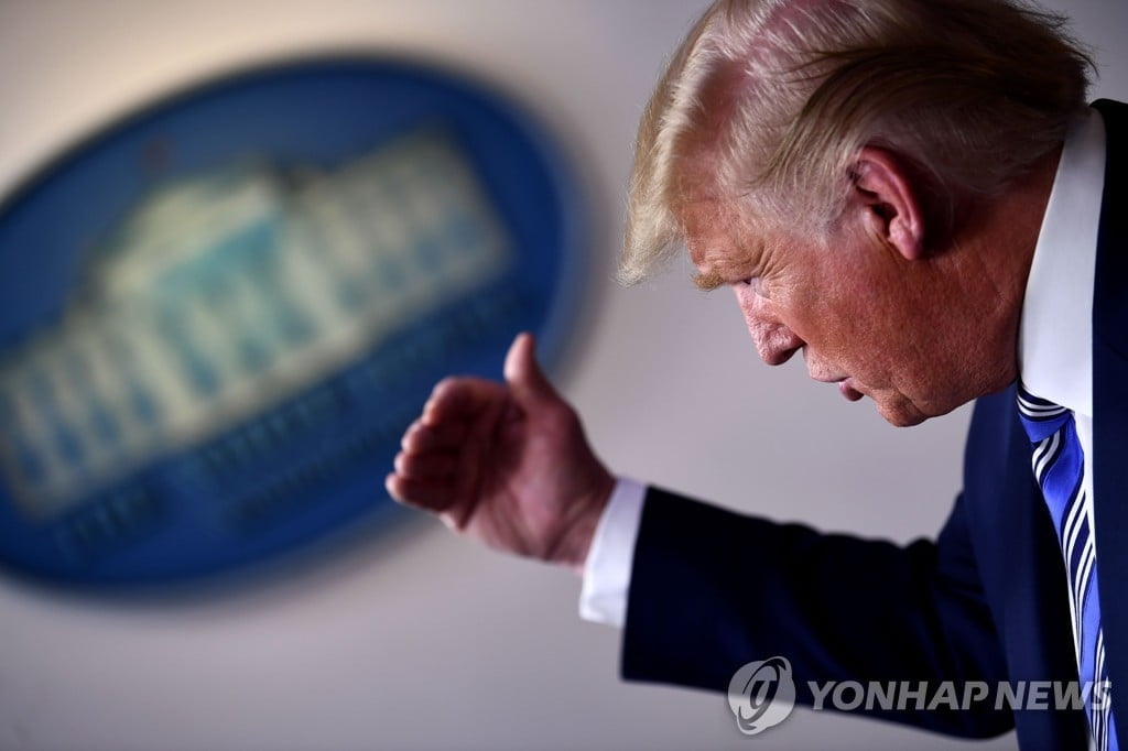 트럼프, `사회적 거리두기` 해제 초읽기?…"국민, 일터 복귀 원한다"