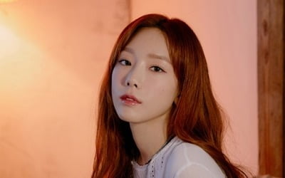 태연, 부친상…"신곡 'HAPPY' 발매 연기, 따뜻한 위로 부탁" [공식]