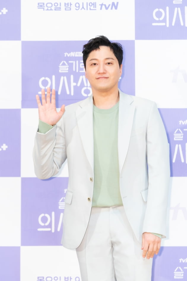 [TEN 포토] '슬기로운 의사생활' 김대명, '살 빠지니 더 훈남'