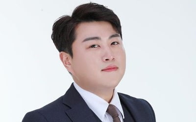 김호중, 새 프로필 사진 공개 "어색하지만 최선다한 촬영"
