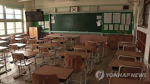 아이들 없이 '불신'만 남은 3월 첫주 학교…개학 또 미뤄지나