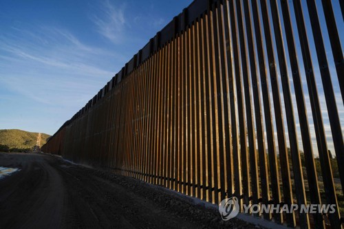 "트럼프 장벽이 코로나19도 막을까"…이젠 멕시코가 국경 걱정