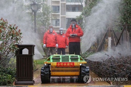 코로나19 '핫스팟' 동에서 서로…하루 사망자도 중국밖이 더많아