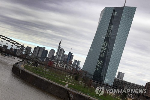 코로나19에 돈 푼 ECB, 은행의 '기업·가계 대출 확대책' 제시