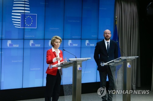 EU, 코로나19 급증에 극약처방…'단합 과시' 정치적 조치 평가도