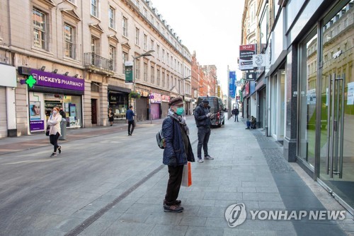 아일랜드, 2주간 이동제한…"집 밖 2km 벗어나지 말라"