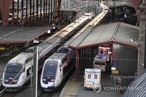 유럽, 코로나19 앞에 사분오열이냐 연대냐…확진자 30만 육박