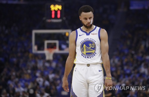 NBA스타 커리 만난 코로나19 권위자 "두려워 말고 이겨내야"
