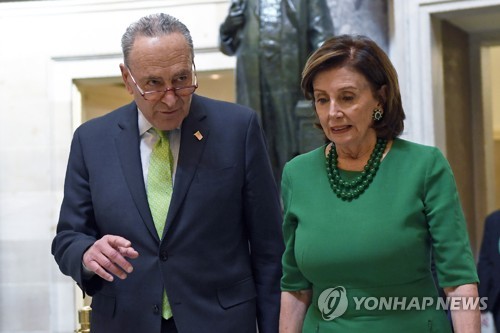 미 역대 최대 '달러 투하'…기업·가계·지방정부 전방위 지원(종합)