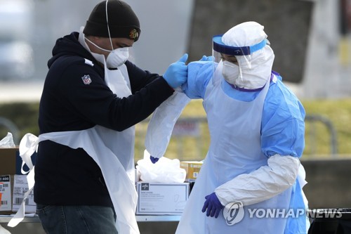 미국 '초기 부실대응'에 코로나19 최다국…"최악 아직 안 왔다"