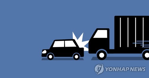 순천∼완주고속도로서 트레일러-승용차 사고…1명 사망