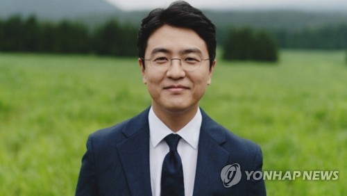 KBS '뉴스9' 최동석 아나운서, 가족여행 논란에 "반성한다"