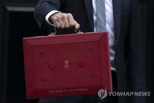 영국, 2025년까지 인프라에 924조 투자…유류·주류세 동결