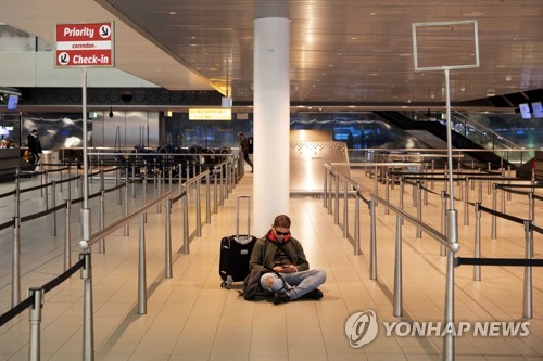 국경 초월한 '팬데믹' 공포…전 세계가 '자가격리'(종합)