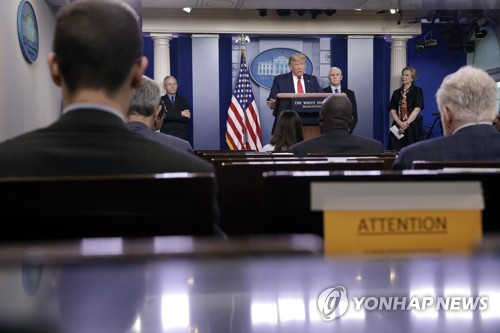 트럼프, 실업수당 폭증에 "700만 건일 수도 있었다" 파장 차단