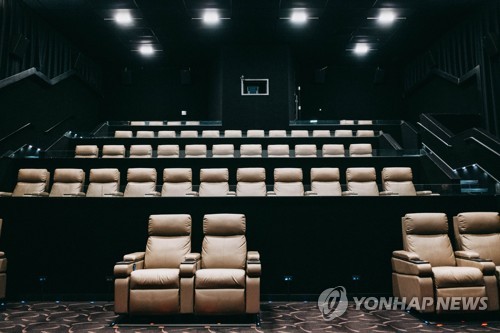 코로나19로 미국 전역 영화관 폐쇄…무기한 영업 중단