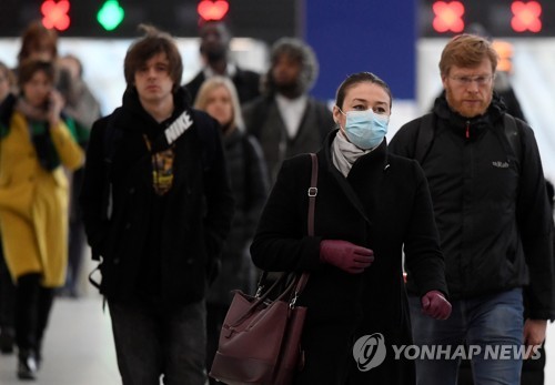 영국, 코로나19 정식 법정 전염병 등록…확진자 53명