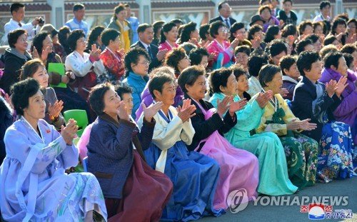 북한, 여성의 날 맞아 "여성 중시·일편단심" 강조