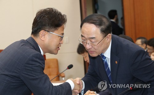 민주, '카드소득공제 상향' 등 코로나19 민생대책 조특법 발의