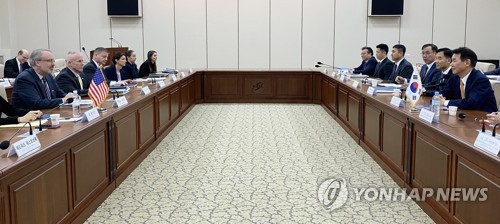 정은보, 두 달만의 방위비협상 위해 출국…"조속한 완결 노력"(종합)