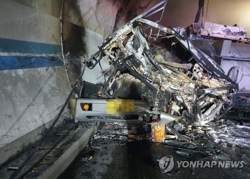 사고 36일만 통행 재개된 남원 사매2터널…과속 방지 시설 추가