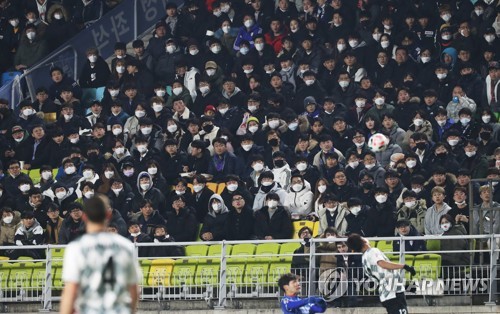 코로나19에 월드컵 2차 예선 연기될 듯…동아시아는 합의