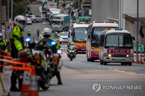 중국 통제 속 코로나19 신규 확진 200명대…누적 8만명 넘어