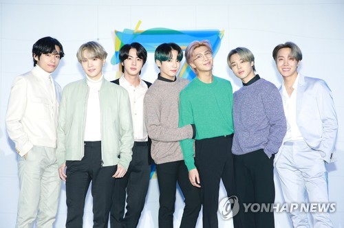 BTS 기록 어떻게 볼까…앨범 판매고 '훨훨', 싱글엔 여전히 벽