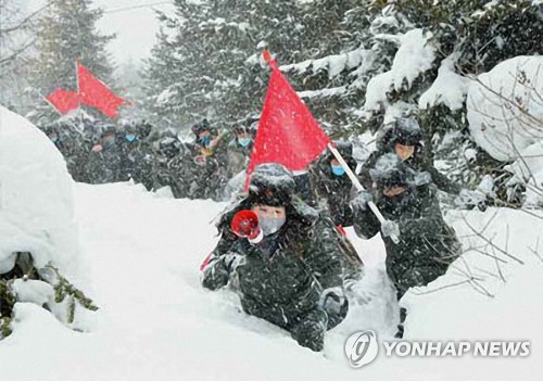 북한, '답사 핫플레이스' 백두산 인근 방역에 진땀