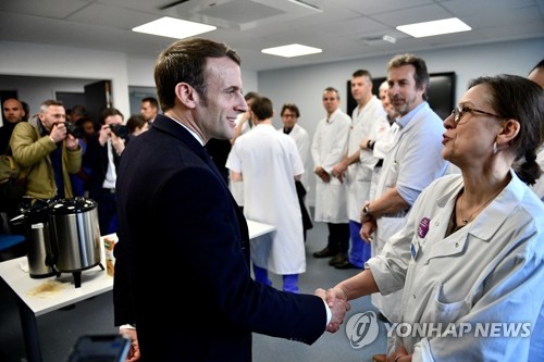프랑스 코로나19 확진자 16명 추가…"5천명 이상 행사 금지"