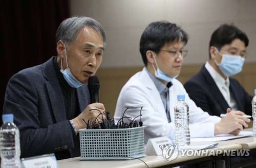 '퇴원 후 재확진' 25번 환자 주치의 "재감염 아닌 것으로 판단"(종합)