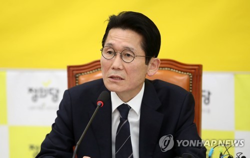 윤소하 "여 비례정당론, 승자독식 기득권 회수하겠다는 것"