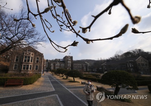 새내기로 술렁거렸을 대학 캠퍼스 개강연기에 "유령도시 같아"