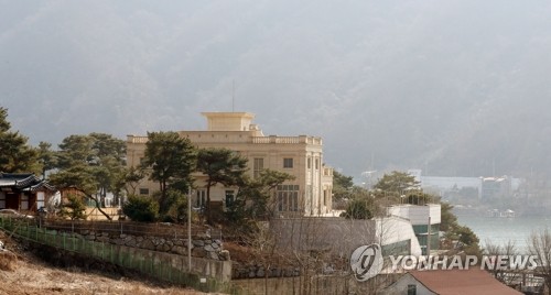 이만희 "사죄한다" 두번 큰절…기자회견장 나서며 '엄지척'(종합3보)