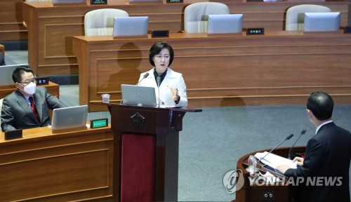 추미애 "신천지 압수수색은 일반적 업무지시…대검, 시기 고민"