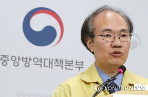 "코로나19 평균 치명률 0.6%…70·80대 고령은 4~5% 달해"