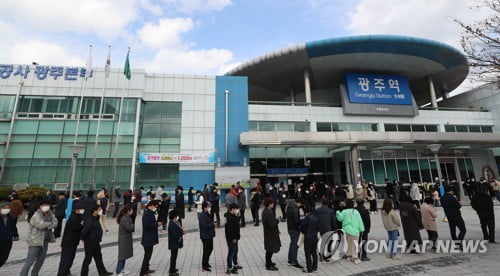 마스크 공적 판매 비율 50% 이상으로 확대…중복구매 방지