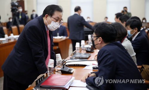 행안위, 선거구획정안 하루만에 재의 요구…내일 처리 불투명(종합2보)