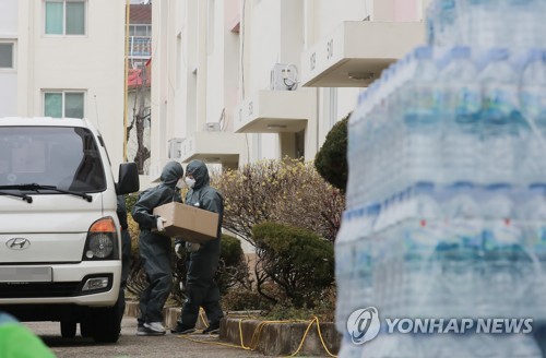 여러 차례 음성 진단 받았다 코로나19 확진받는 사례 잇따라