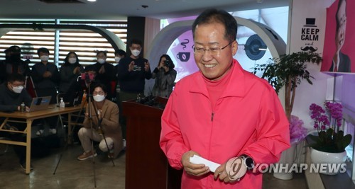 홍준표, 대구 무소속 출마…"복당하면 협잡공천 용서 않을 것"(종합)