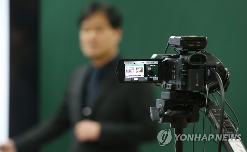 코로나19 지속하면 초중고 '온라인 개학'…교육부 준비 착수