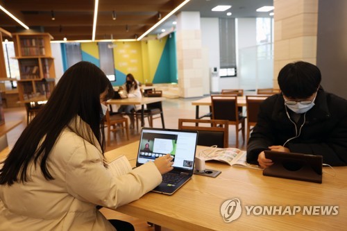온라인 개학 가능할까…한국 학생 디지털 활용은 OECD 최하위(종합)
