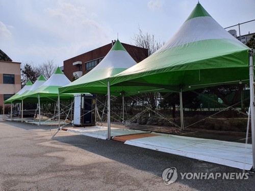 설악산 시속 108㎞ 강풍 '쌩쌩'…속초 선별진료소 철수