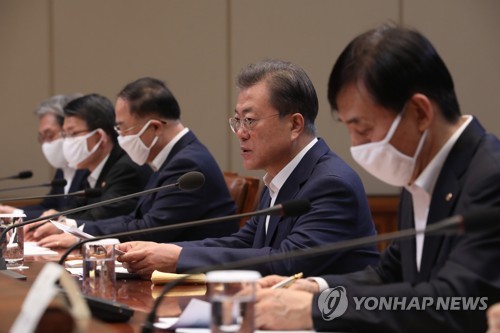 문 대통령, 오늘 2차 비상경제회의 주재…금융시장 안정책 집중