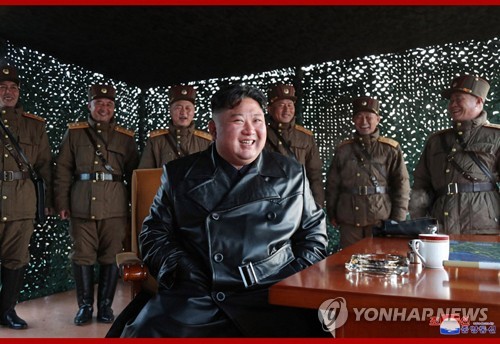 북한, 어제 단거리 미사일 발사 확인…김정은 직접 참관