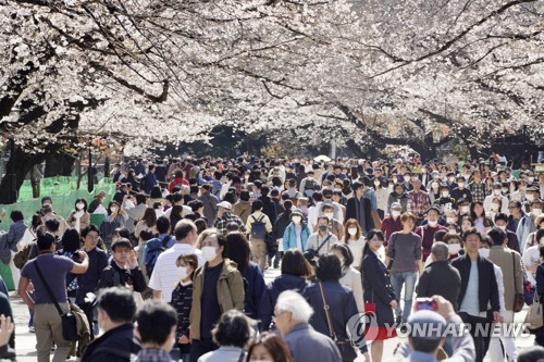 日도쿄 확진자 사흘째 40명대↑…"긴급사태 임박한 한계상황"