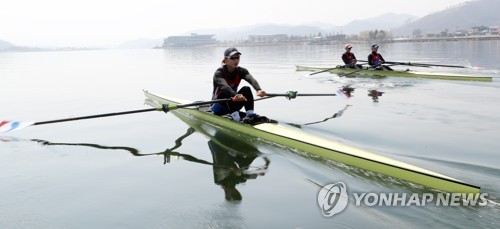 '코로나 속 훈련' 조정대표팀 "올림픽 연기 움직임 혼란스러워"