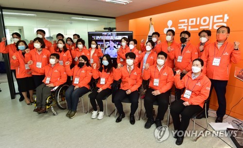 안철수 "기득권 양당 국민이 심판할 것…합리적 균형자 되자"(종합)