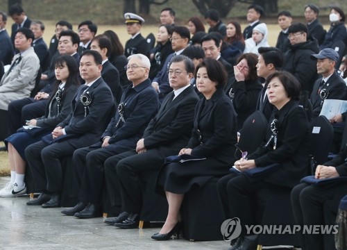 서해영웅들 기리며 코로나 극복 의지…"어느때보다 애국심 필요"(종합2보)